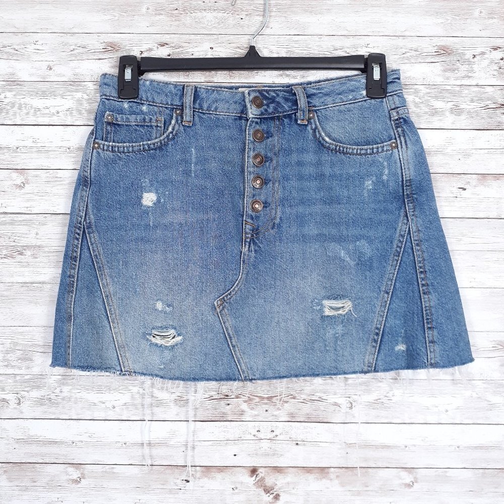 We The Free Womens Denim Mini Skirt Sz 29 Button Fly Raw Hem 344A